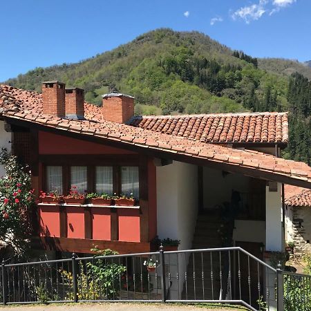 Apartamentos Rurales Los Nogales Cosgaya Eksteriør billede