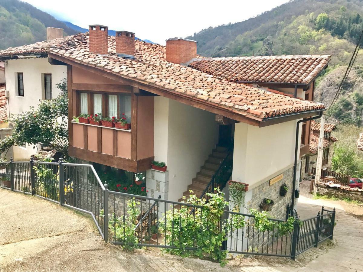 Apartamentos Rurales Los Nogales Cosgaya Eksteriør billede